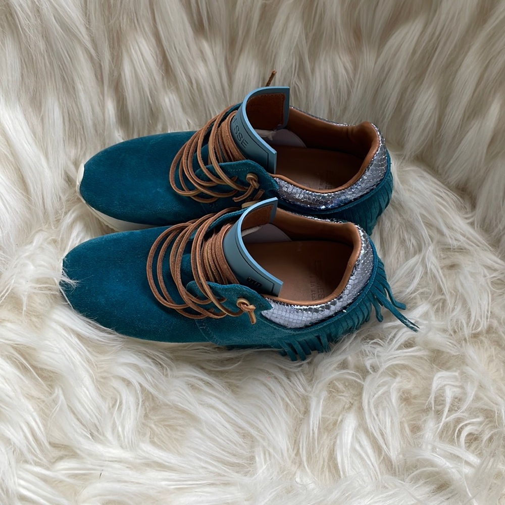 Teal Esseutesse worn once